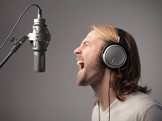 Запись песни в Чебоксарах. Ultra Подарки. Запись песни в студии звукозаписи Чебоксар. Купить сертификат на создание своей песни в студии. Ultra Подарки Сервис UltraPodarki.ru 8 800 505 95 30. Запись песни Чебоксары, запись песни, запись песни в студии Чебоксар, запись песни в студии, сертификат на запись песни в Чебоксарах, сертификат на запись песни, урок вокала Чебоксары, урок вокала, обучение вокалу Чебоксары, обучение вокалу, эстрадный вокал Чебоксары, эстрадный вокал,  создание песни Чебоксары, создание песни