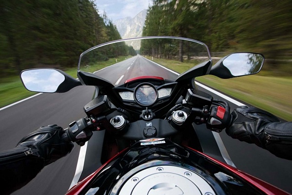 Катание на мотоцикле в Чебоксарах. ULTRA ПОДАРКИ. Купить катание на мотоцикле в Чебоксарах. Попробовав езду на мотоциклах, вы получите порцию адреналина и невероятные эмоции. Сервис: UltraPodarki.ru 8 800 505 95 30.. Катание на мотоцикле в Чебоксарах, прокат мотоциклов Чебоксары, катание на мотоциклах, прокат мотоцикла, езда на мотоцикле Чебоксары, езда на мотоцикле, мотопрогулка Чебоксары, мотопрогулка