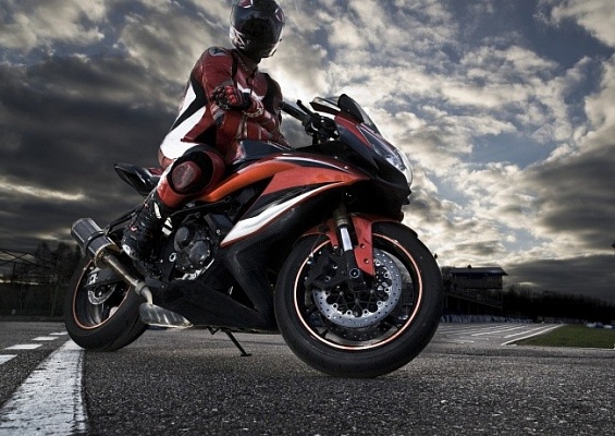 Катание на мотоцикле в Чебоксарах. ULTRA ПОДАРКИ. Купить катание на мотоцикле в Чебоксарах. Попробовав езду на мотоциклах, вы получите порцию адреналина и невероятные эмоции. Сервис: UltraPodarki.ru 8 800 505 95 30.. Катание на мотоцикле в Чебоксарах, прокат мотоциклов Чебоксары, катание на мотоциклах, прокат мотоцикла, езда на мотоцикле Чебоксары, езда на мотоцикле, мотопрогулка Чебоксары, мотопрогулка