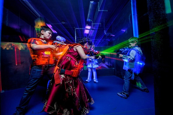 Игра в лазертаг в Чебоксарах. Сервис Ultra Подарки. Купить лазертаг в городе Чебоксарыf. Попробуйте лазерный пейнтбол в лазертаг клубе. Цены на лазертаг. Сервис: UltraPodarki.ru 8 800 505 95 30. Лазертаг в Чебоксарах, купить лазертаг Чебоксары, лазертаг, купить лазертаг, лазерный пейнтбол Чебоксары, лазертаг для детей Чебоксары, лазертаг клуб, лазертаг клуб Чебоксары