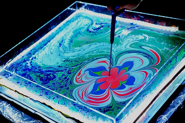 Занятия Эбру в Чебоксарах.Ultra Подарки. Купить занятия по живописи Эбру в Чебоксарах. Откройте для себя необычную технику рисования на воде. Сервис UltraPodarki.ru 8 800 505 95 30. Эбру Чебоксары, эбру, занятия эбру Чебоксары, занятия эбру, мастер-класс по эбру Чебоксары, мастер-класс по эбру, живопись эбру Чебоксары, живопись эбру, рисование на воде Чебоксары, рисование на воде, техника эбру Чебоксары, техника эбру, купить эбру Чебоксары, купить эбру