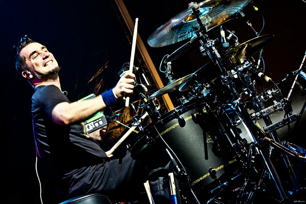 Купить игру на барабанах в Чебоксарах. Сервис Ultra Подарки. Хотите играть на барабанах? Купите сертификат на обучение игре на барабанах в Чебоксарах. Сервис UltraPodarki.ru 8 800 505 95 30. Игра на барабанах, уроки игры на барабанах, обучение игре на барабанах, барабан обучение, играть на барабанах, игра на барабанах сертификат, уроки на барабанах, игра на барабанах в Чебоксарах, уроки игры на барабанах в Чебоксарах, барабаны цена Чебоксары, уроки на барабанах в Чебоксарах